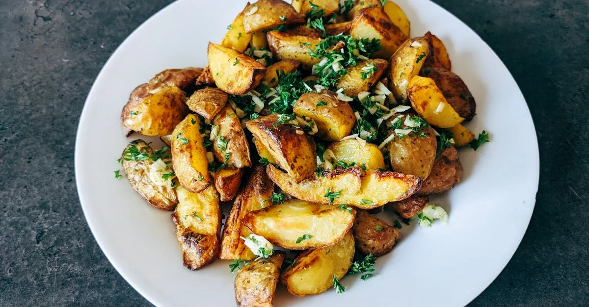 découvrez nos délicieuses pommes de terre bébé croustillantes cuites à la friteuse à air, parfaites pour un snack sain et savoureux.