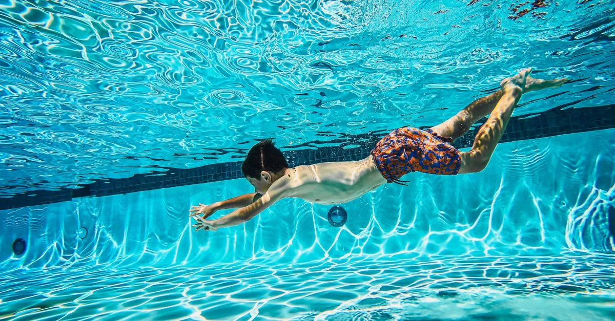 découvrez tout ce qu'il faut savoir sur le choc au chlore : traitement rapide et efficace pour purifier votre piscine et éliminer les bactéries.