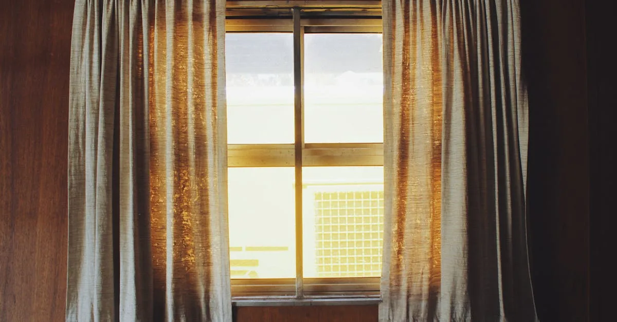 découvrez comment choisir la largeur idéale de vos rideaux pour une ambiance parfaite et un ajustement optimal à vos fenêtres.