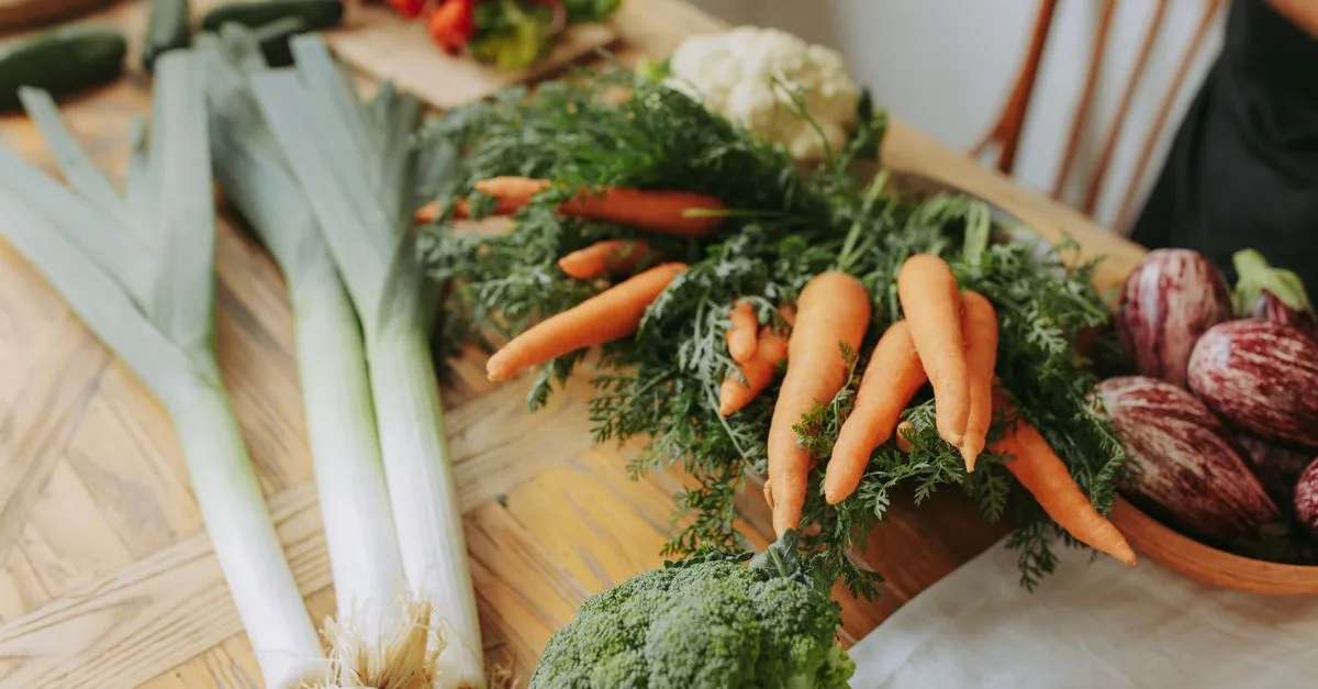 découvrez une liste de légumes commençant par la lettre j, avec leurs caractéristiques et utilisations en cuisine.