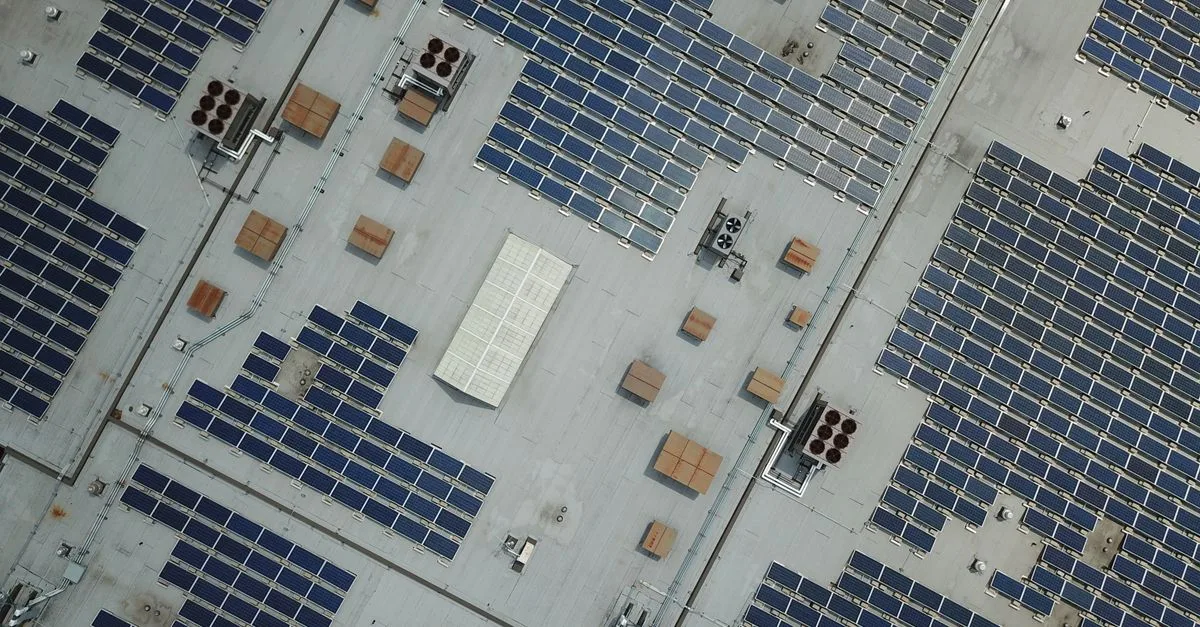 découvrez nos panneaux solaires performants pour produire une énergie renouvelable, réduire vos factures d'électricité et contribuer à la protection de l'environnement.