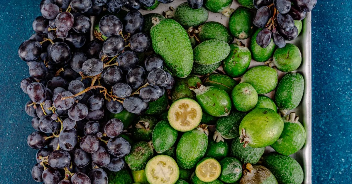 découvrez une liste variée de fruits dont le nom commence par la lettre g, comprenant leurs caractéristiques et bienfaits pour la santé.