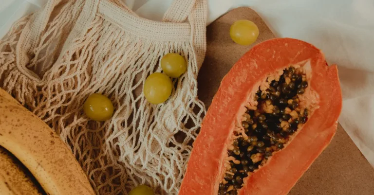 découvrez une sélection de fruits dont le nom commence par la lettre u, avec leurs caractéristiques, bienfaits et utilisations en cuisine.