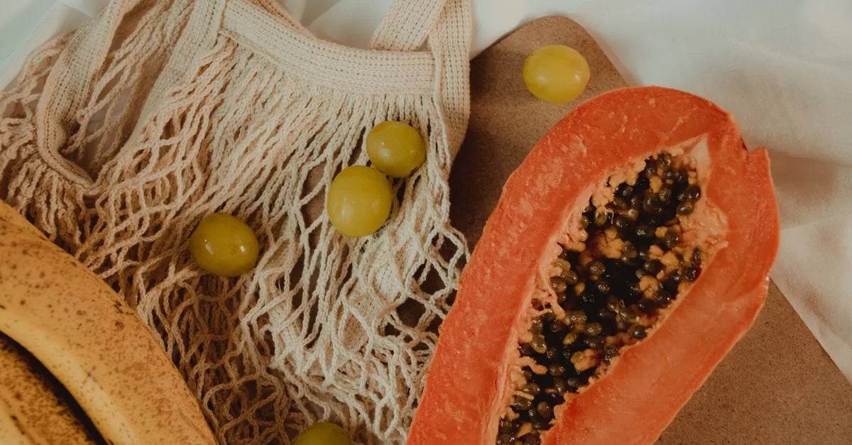 découvrez une sélection de fruits dont le nom commence par la lettre u, avec leurs caractéristiques, bienfaits et utilisations en cuisine.