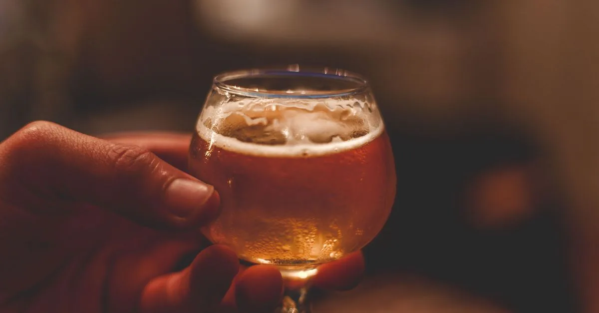découvrez notre recette facile de hydromel maison, une boisson traditionnelle à base de miel fermenté, parfaite pour les amateurs de saveurs authentiques.