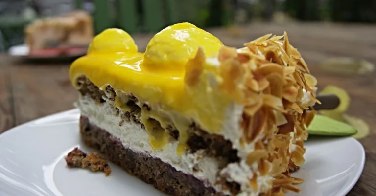 découvrez la crème d’amande, délicieuse et onctueuse, idéale pour garnir vos tartes, accompagner vos desserts ou sublimer vos recettes.