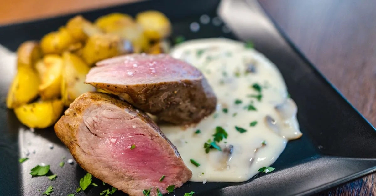 découvrez comment préparer un filet mignon de porc tendre et savoureux, avec des conseils de cuisson et des idées d’accompagnement.